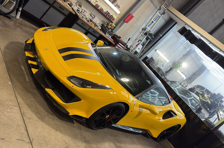 Ferrari 488 Pista - Luxury Garage Bratislava